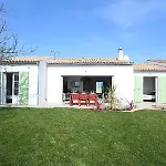 With Pool Between Village, Beach, And Forest Villa Ars-en-Re