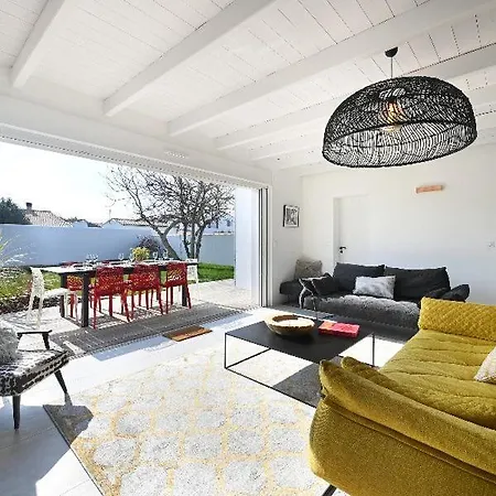 Villa With Pool Between Village, Beach, And Forest *