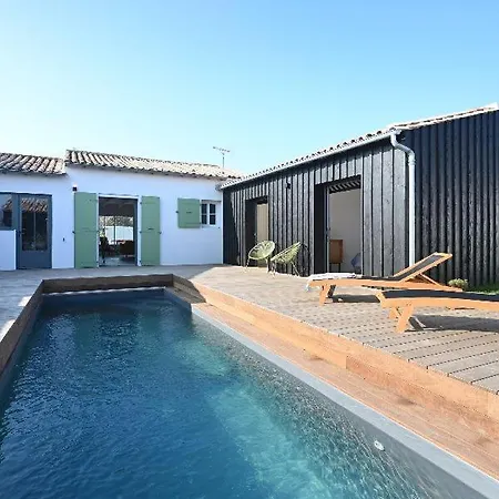 With Pool Between Village, Beach, And Forest * Ars-en-Re