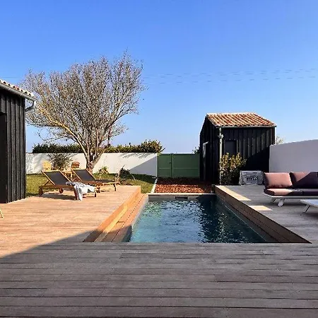 With Pool Between Village, Beach, And Forest Ars-en-Re