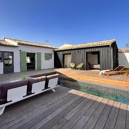 With Pool Between Village, Beach, And Forest * Ars-en-Re