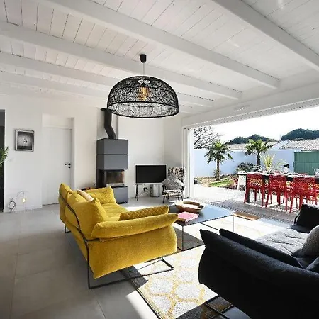 With Pool Between Village, Beach, And Forest Villa *