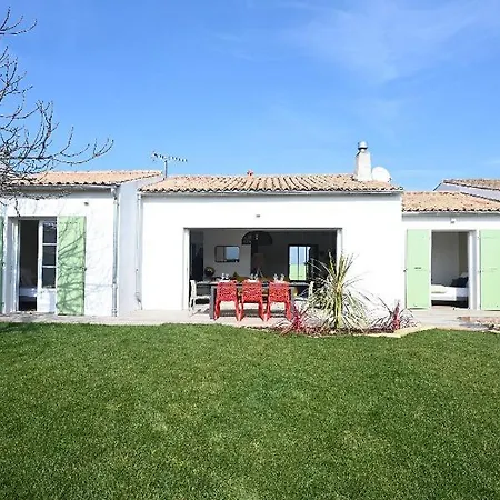 With Pool Between Village, Beach, And Forest Villa Ars-en-Re