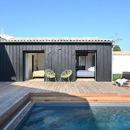With Pool Between Village, Beach, And Forest Ars-en-Re